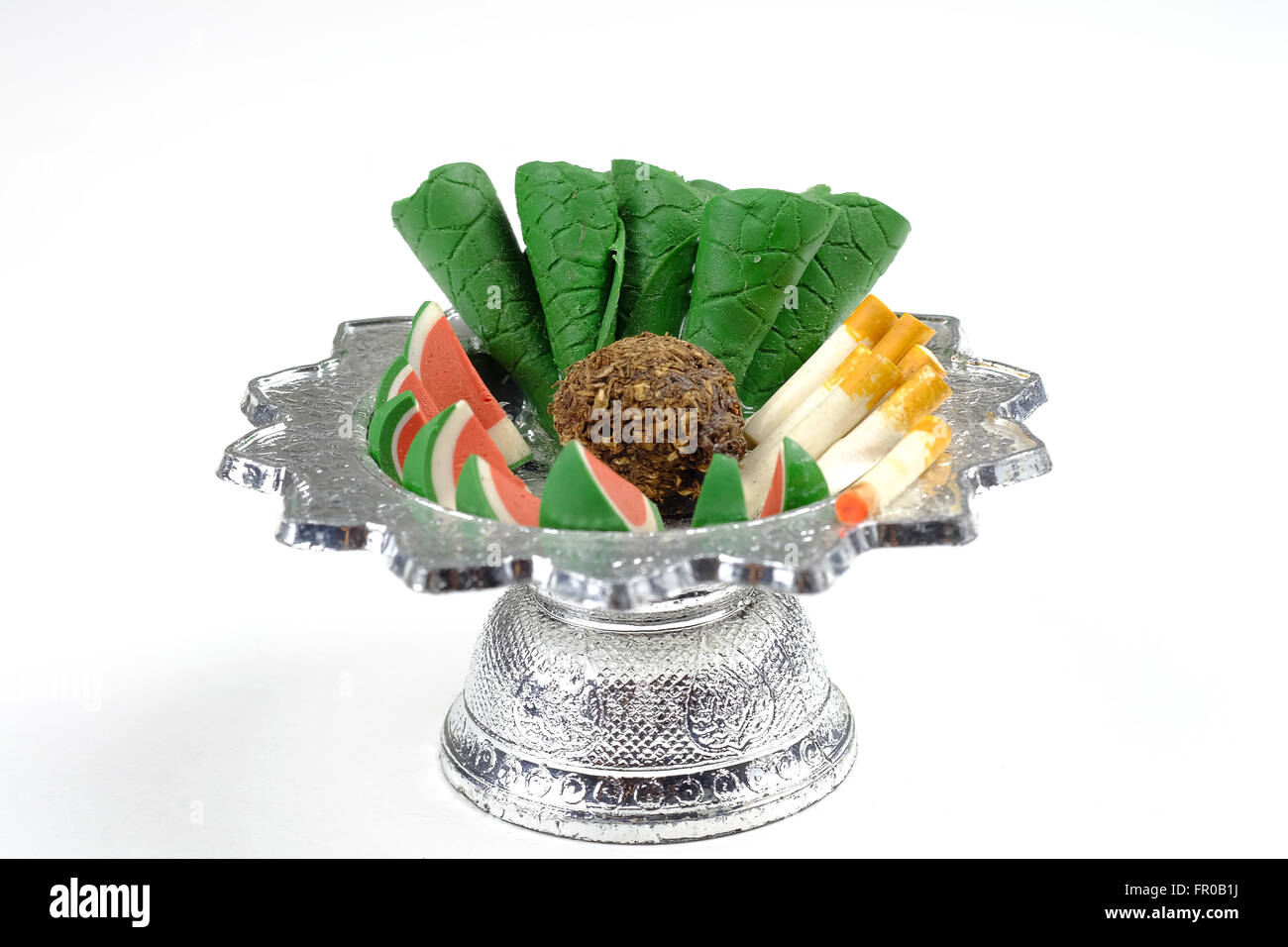 La scultura cibo nel vassoio per il sacrificio per il vagabondaggio spirito Foto Stock