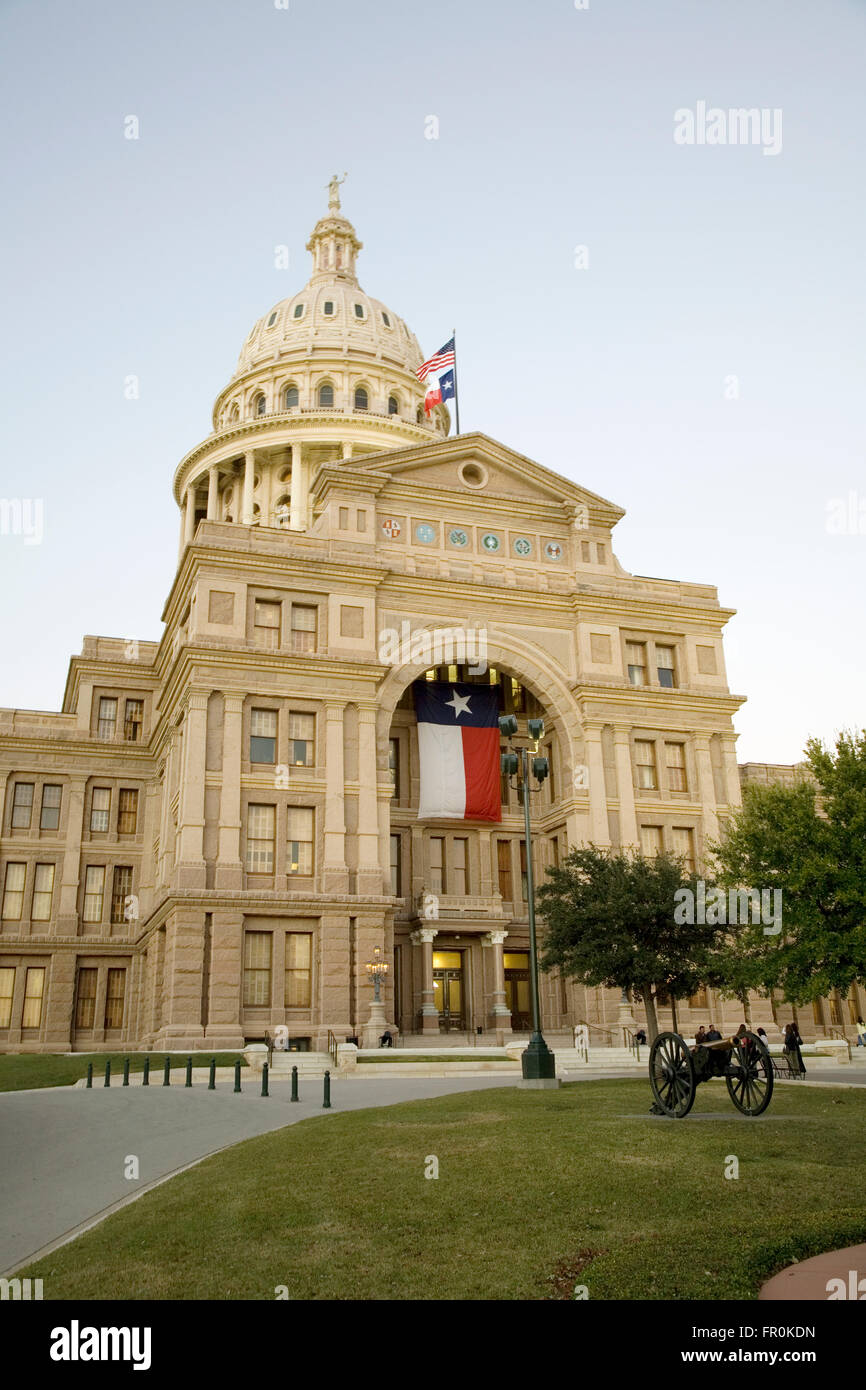 Costruito da granito rosso e calcare e completato nel 1888, il Texas Capitol era il settimo edificio più grande al mondo a t Foto Stock