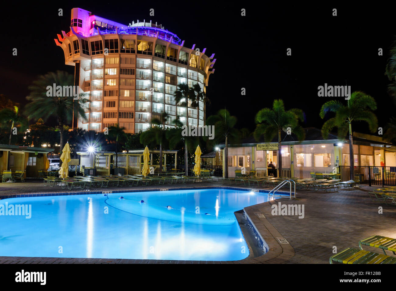 Florida St. Pete Petersburg Beach, Sirata Beach Resort & Conference Center, notte dell'hotel, edificio, piscina, Grand Plaza Hotel Beachfront Resort Foto Stock