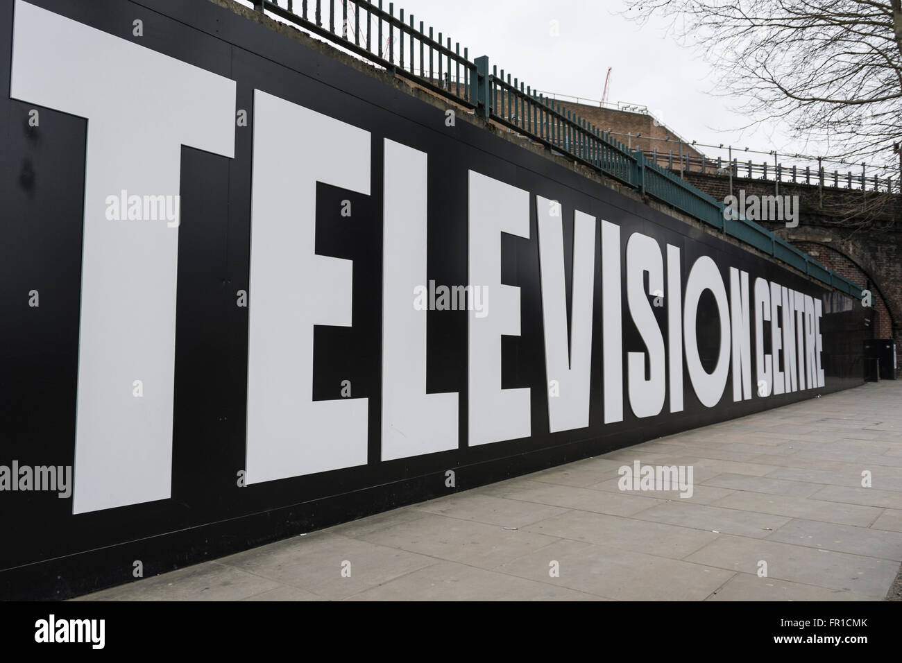 Centro Televisivo segnaletica sul sito dell'ex BBC Television Centre sede a Città Bianca nella zona ovest di Londra Foto Stock