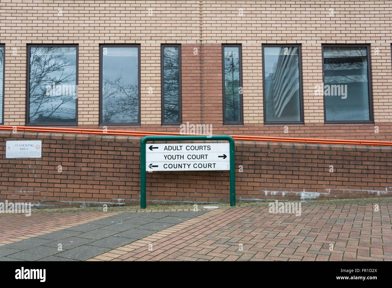 L'esterno di Hammersmith Magistrates e Youth Court a SW London, Regno Unito Foto Stock