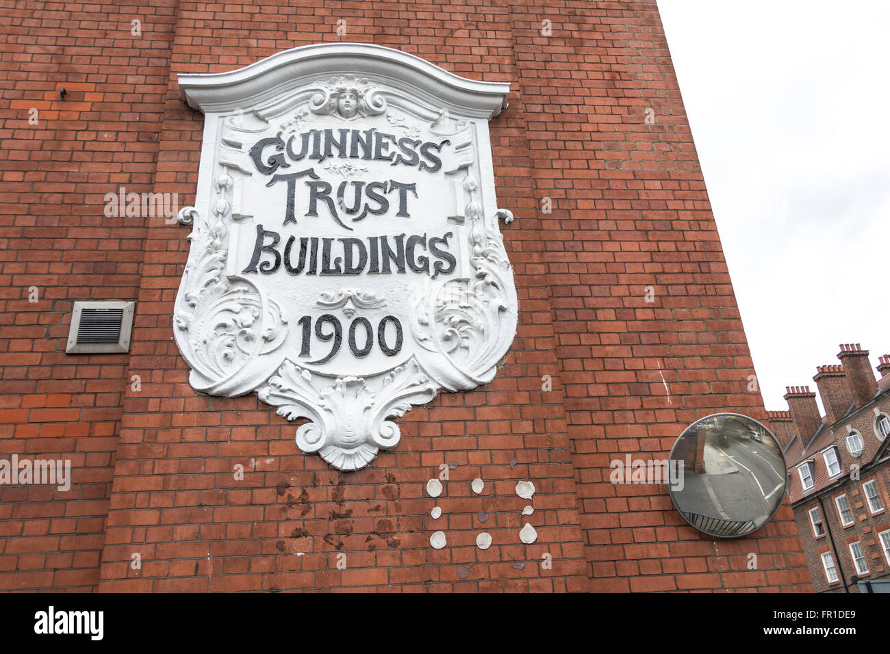Guinness fiducia edifici su Fulham Palace Road in Hammersmith, West London, Regno Unito Foto Stock
