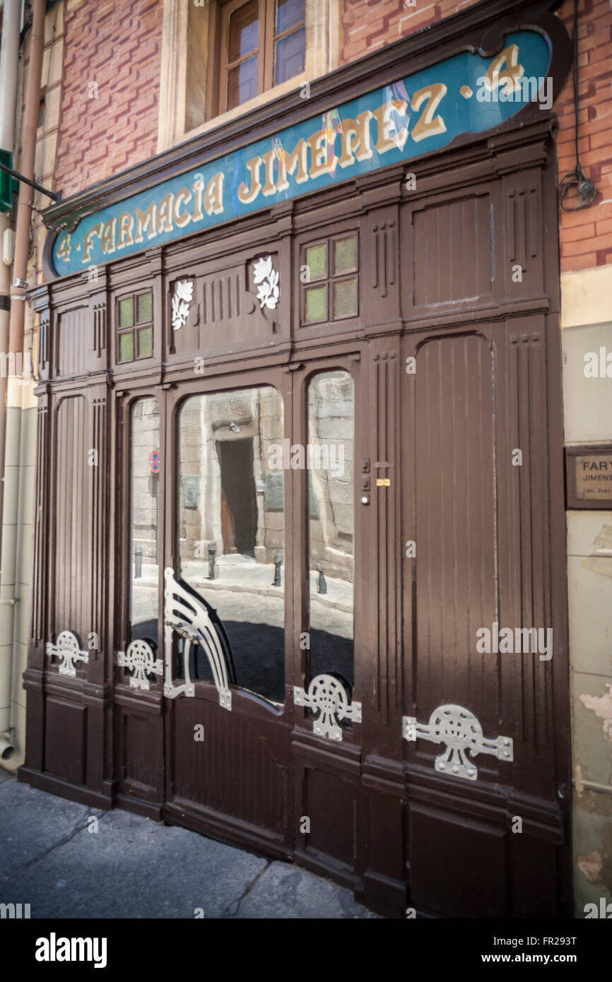 Facciata vecchia farmacia Jiemenez in Toledo,Spagna. Foto Stock