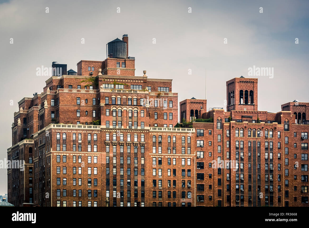 Londra giardini a terrazza, appartamenti e uffici, 435 West 23rd Street a New York City, Stati Uniti d'America. Foto Stock