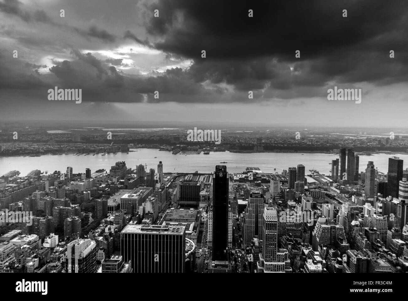 Vista dall'Empire State Building verso il fiume Hudson e West New York New York City, Stati Uniti d'America Foto Stock