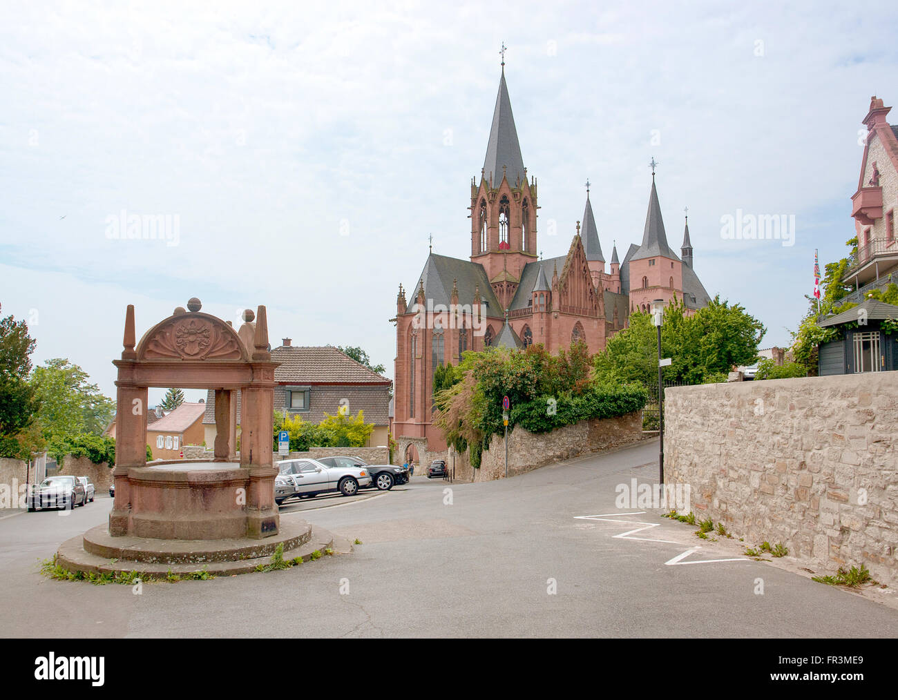 Oppenheim con Katharinenkirche nel quartiere Mainz-Bingen della Renania Palatinato nella Repubblica federale di Germania Foto Stock