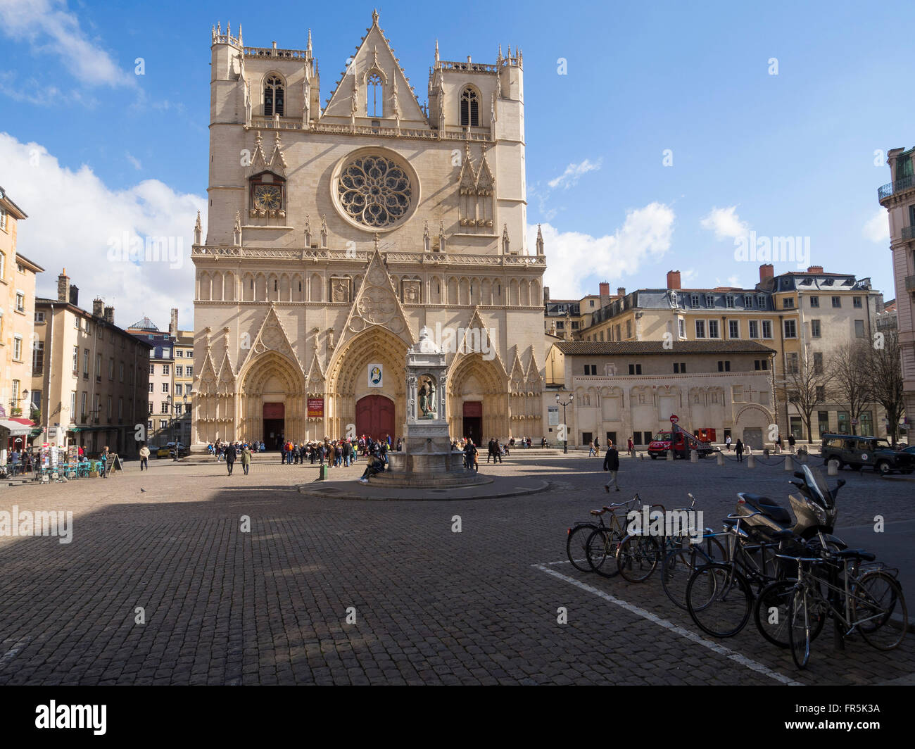 Cattedrale di St Jean, Place St Jean, Lione, Francia Foto Stock