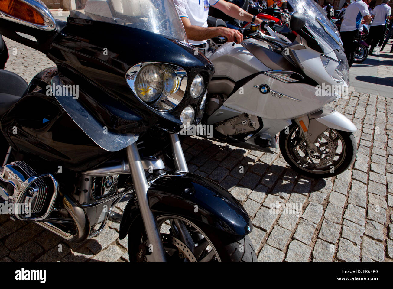 BADAJOZ, Spagna - 16 Maggio 2015: Riunione dei proprietari di motociclette di BMW K 1600 modello di bicicletta visitando a Plaza Alta a Badajoz, 16 maggio 20 Foto Stock