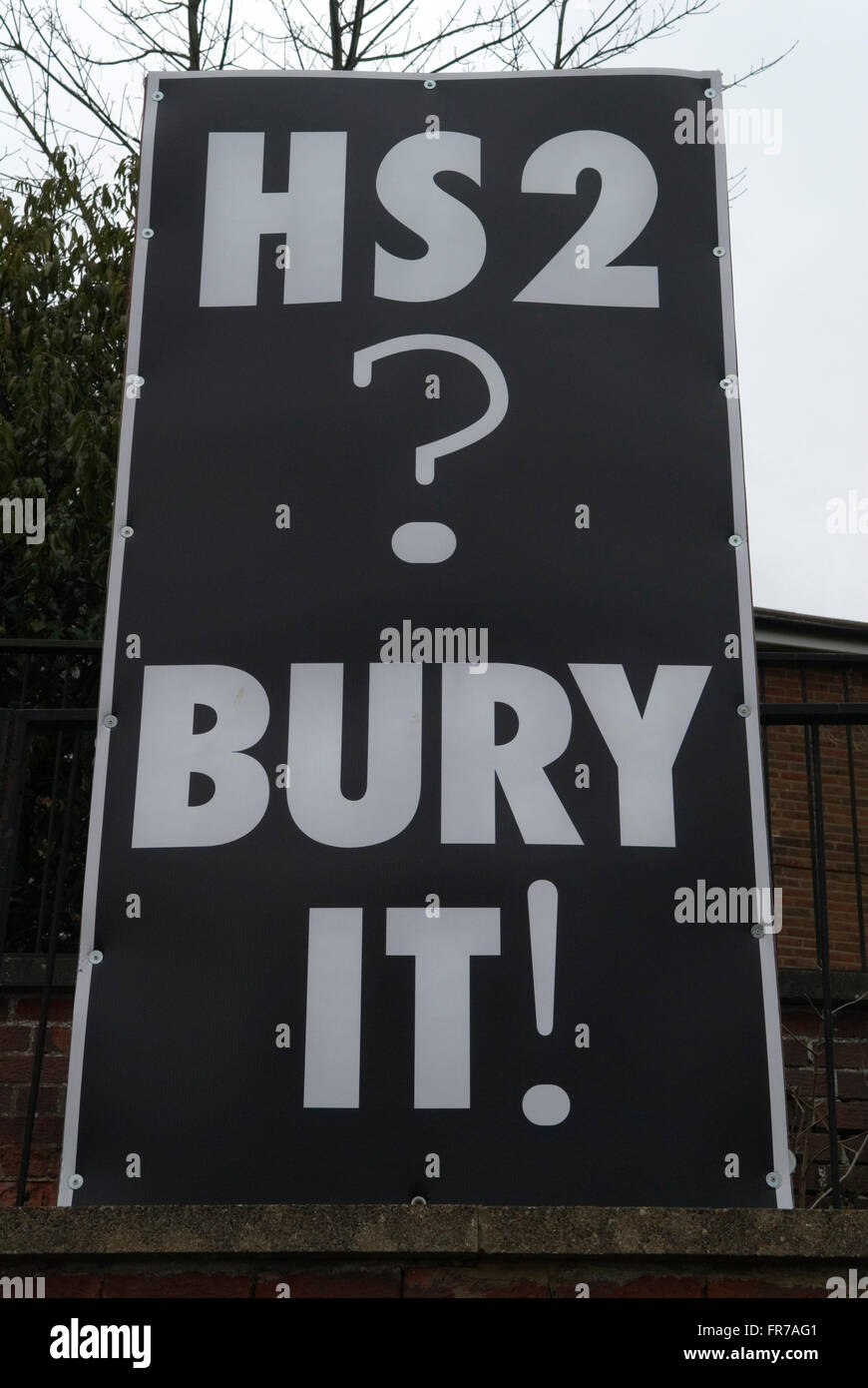 Insegna di protesta HS2 Chiltern Hills Buckinghamshire Inghilterra anni 2016 2010 UK HOMER SYKES Foto Stock