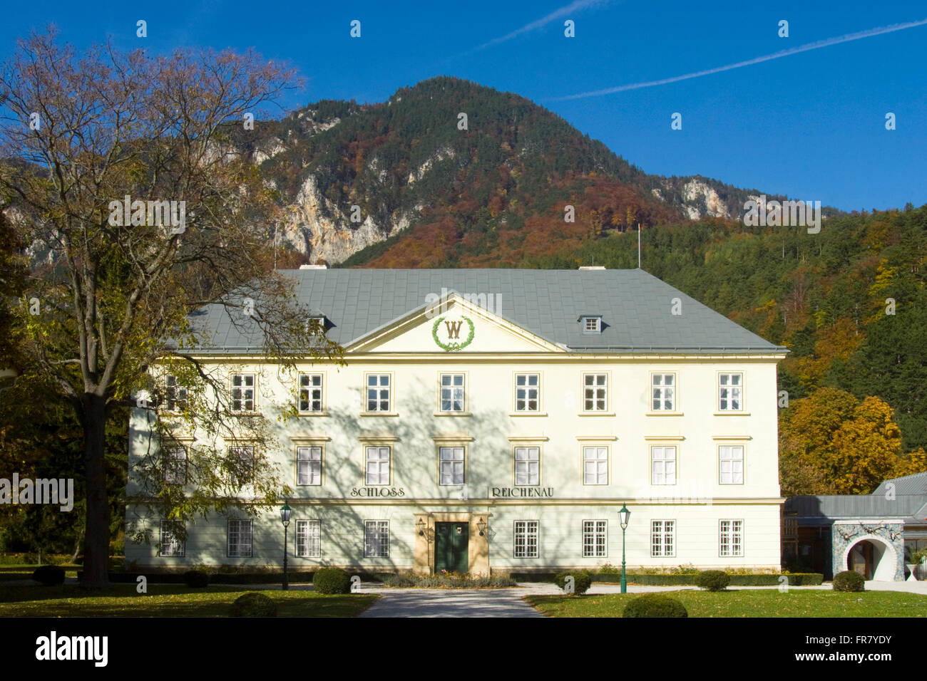 Österreich, Semmering, Reichenau an der Rax, Das Schloss Reichenau (1134 erstmals urkundlich erwähnt) bietet heute Raum für Aust Foto Stock