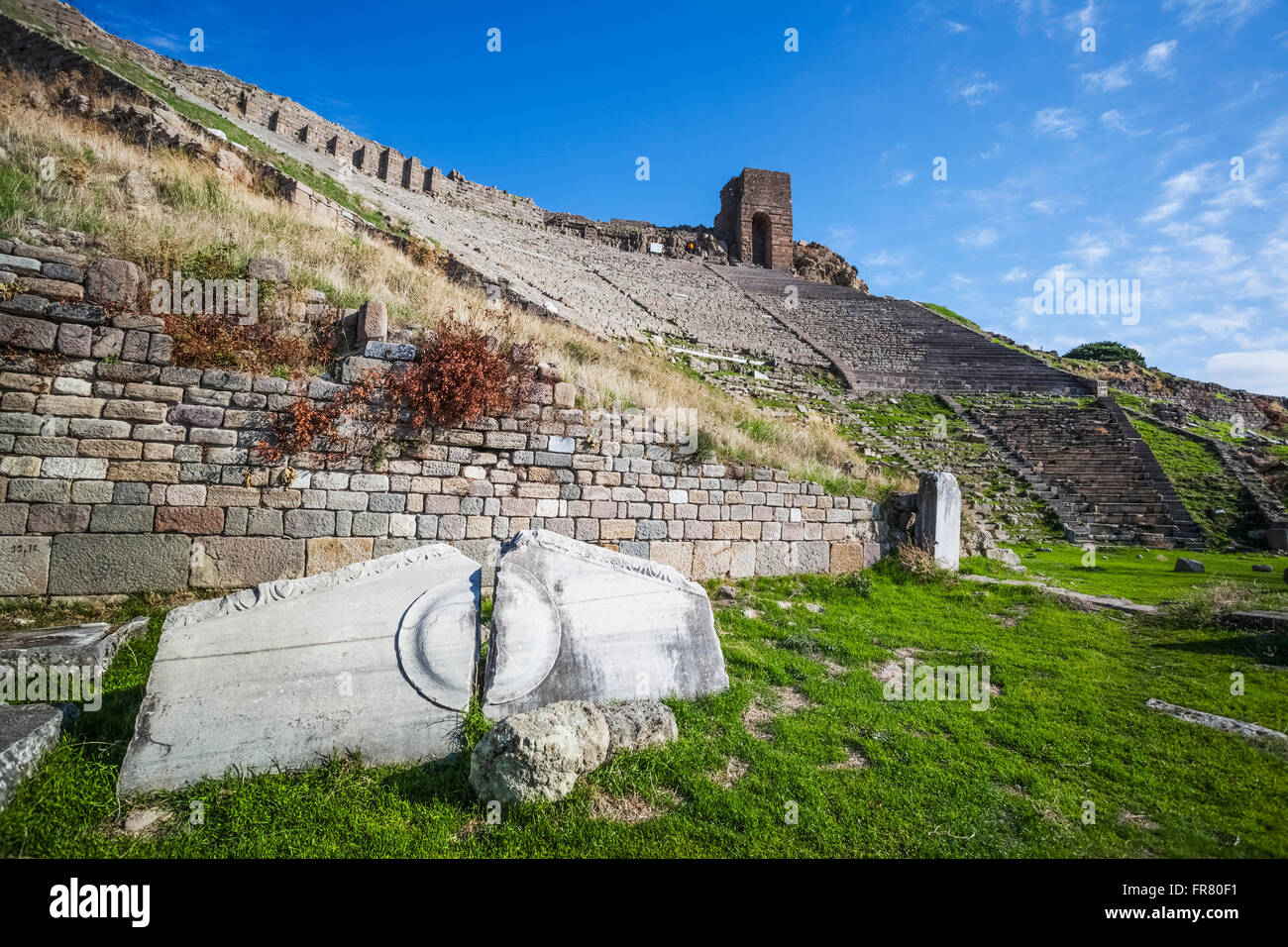 Le antiche rovine di un teatro; Pergamo, Turchia Foto Stock