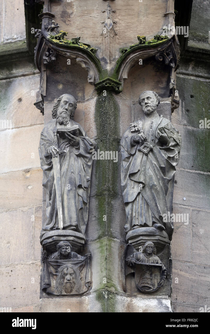 Di San Paolo e di San Pietro, chiesa Collegiata di San Giorgio a Tubinga, Germania il 21 ottobre 2014 Foto Stock