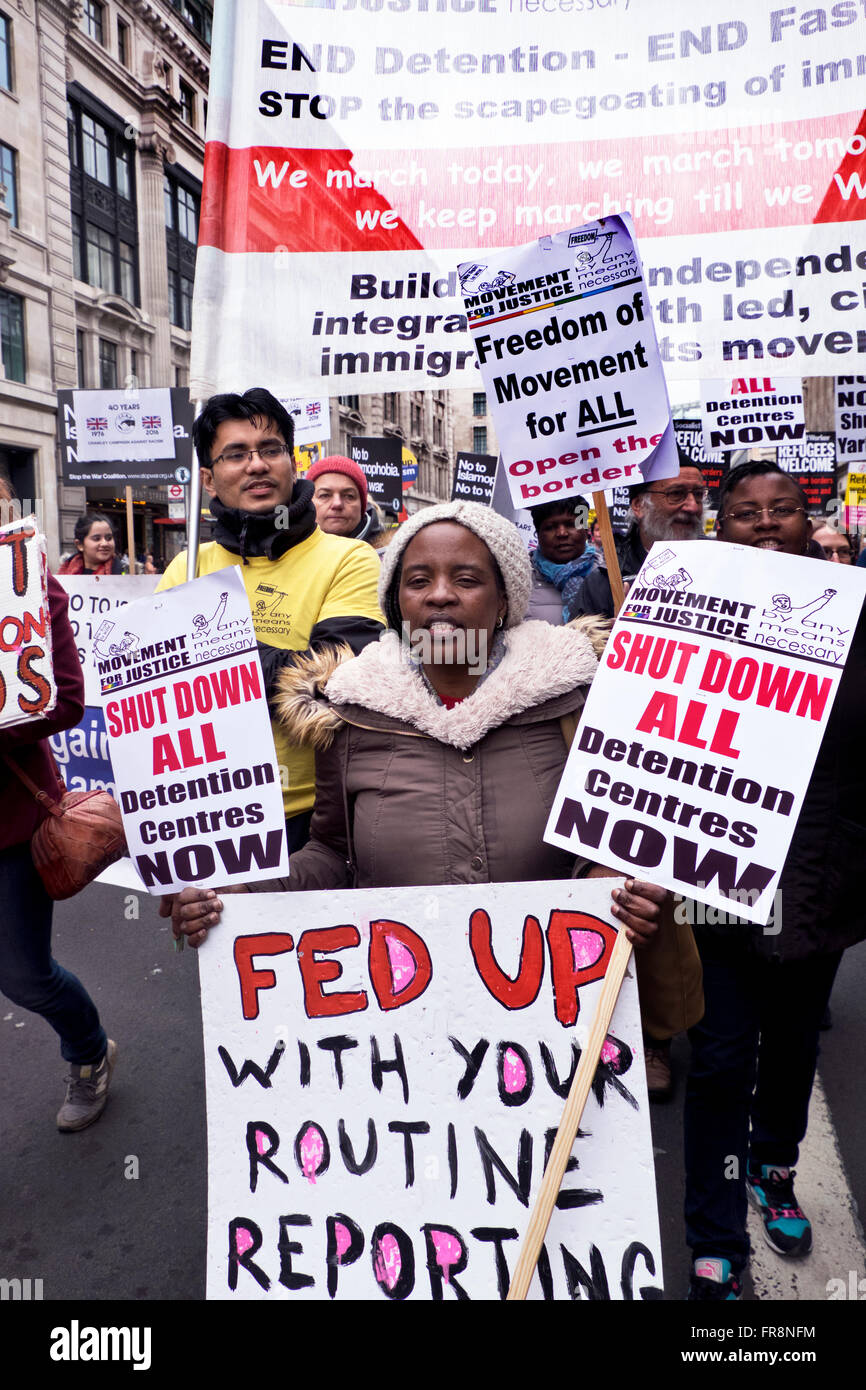 Stand up al razzismo marzo accogliendo i rifugiati e per protestare contro l'islamofobia & pregiudizi razziali Londra 2016 Foto Stock