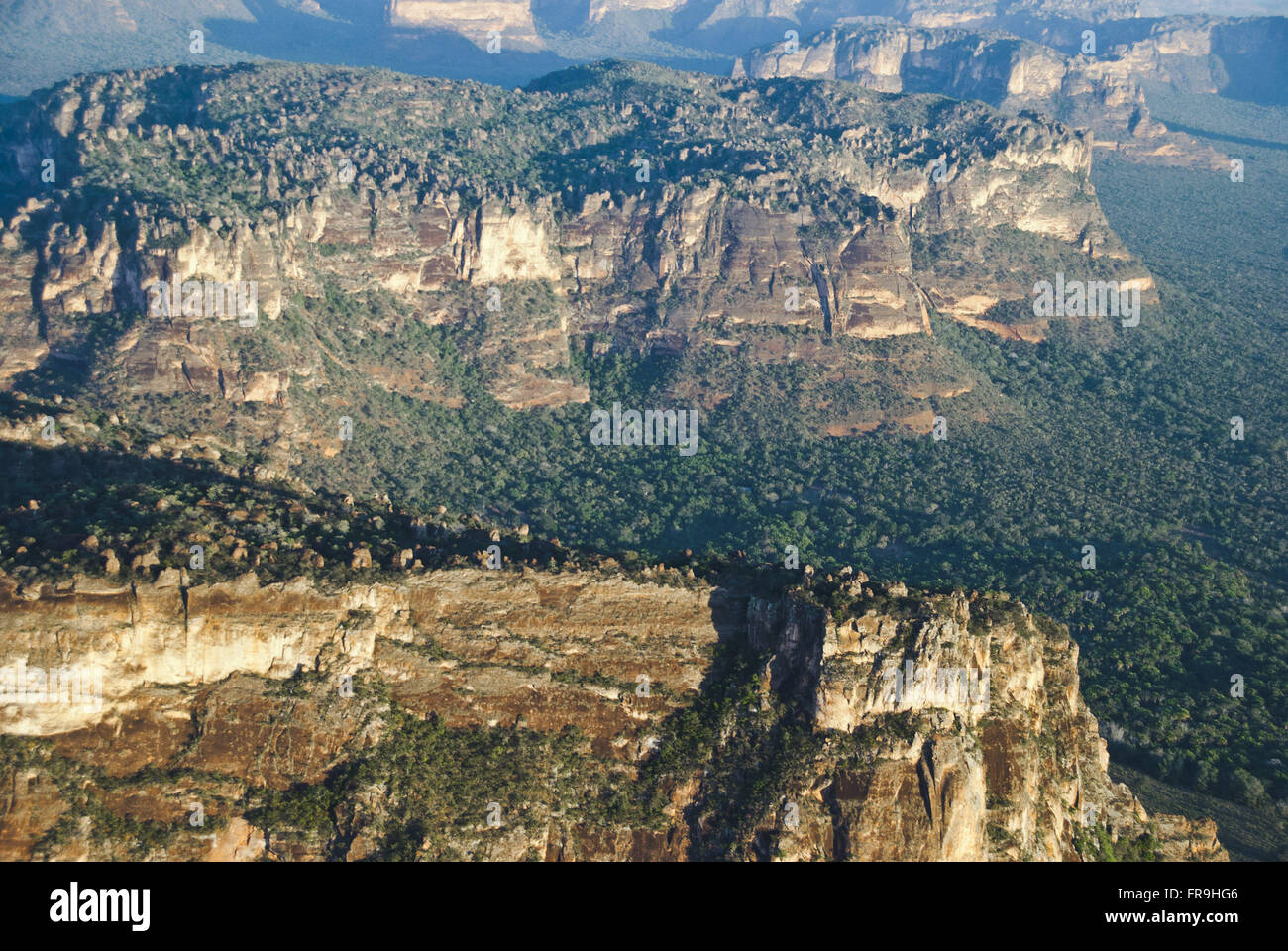 Vista aerea di formazioni geologiche nella regione di Chapada dos Guimaraes Foto Stock