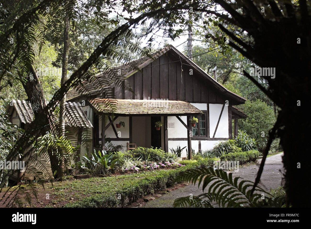 La casa in legno e muratura - Villaggio storico Park Village nuovi immigrati Petropolis Foto Stock