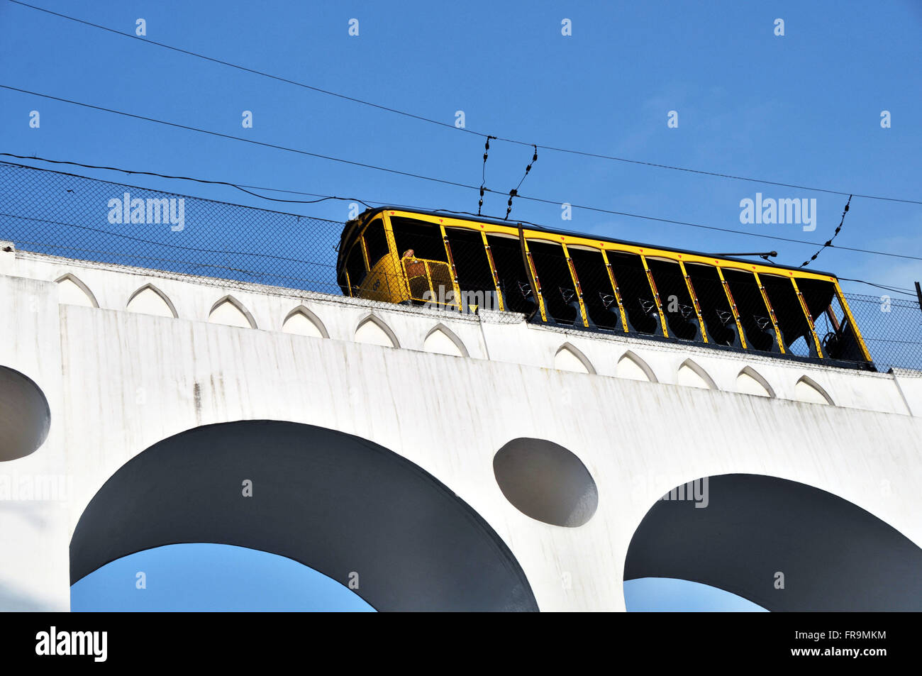 Monorotaia passando in Arcos da Lapa - centro città di Rio de Janeiro Foto Stock