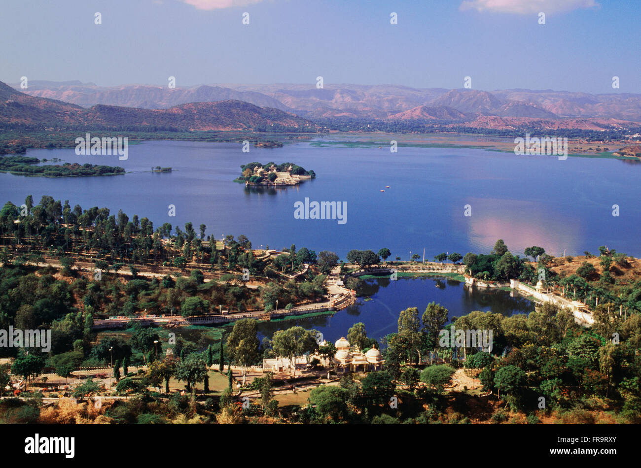 Panoramica del Lago Pichola, Udaipur, Rajasthan, India Foto Stock