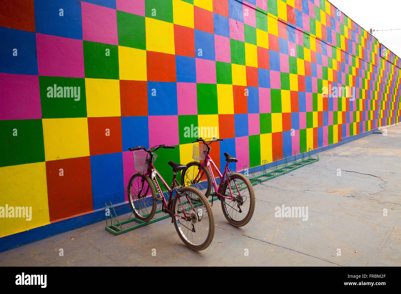 Muro dipinto in colori diversi Foto Stock