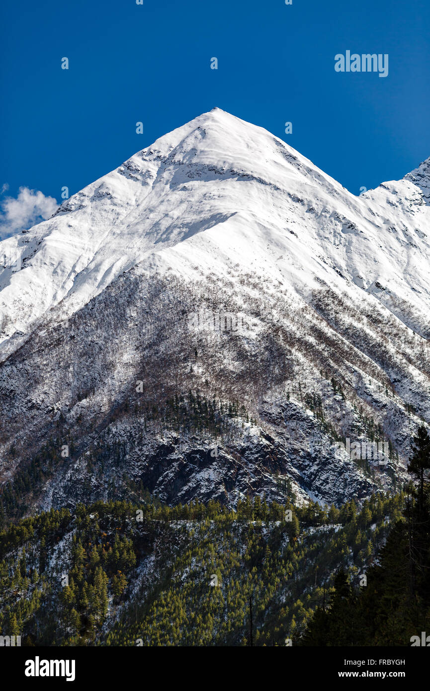 Paesaggio di ispirazione in Himalaya. Annapurna Himal gamma sul circuito di Annapurna Trek, belle montagne e le viste Foto Stock