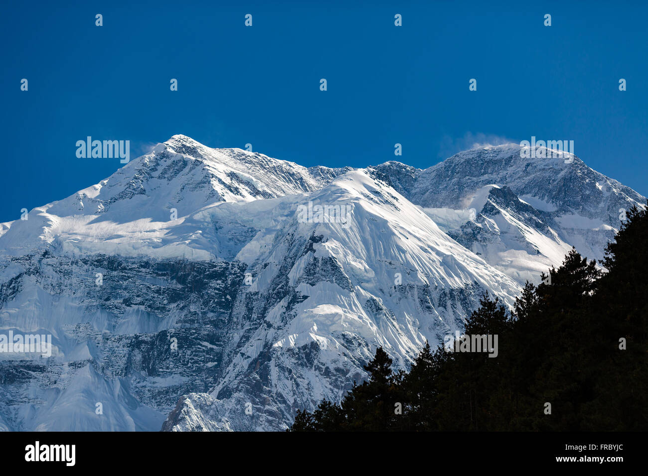 Paesaggio di ispirazione in Himalaya. Annapurna Himal gamma sul circuito di Annapurna Trek, belle montagne e viste. Un Foto Stock