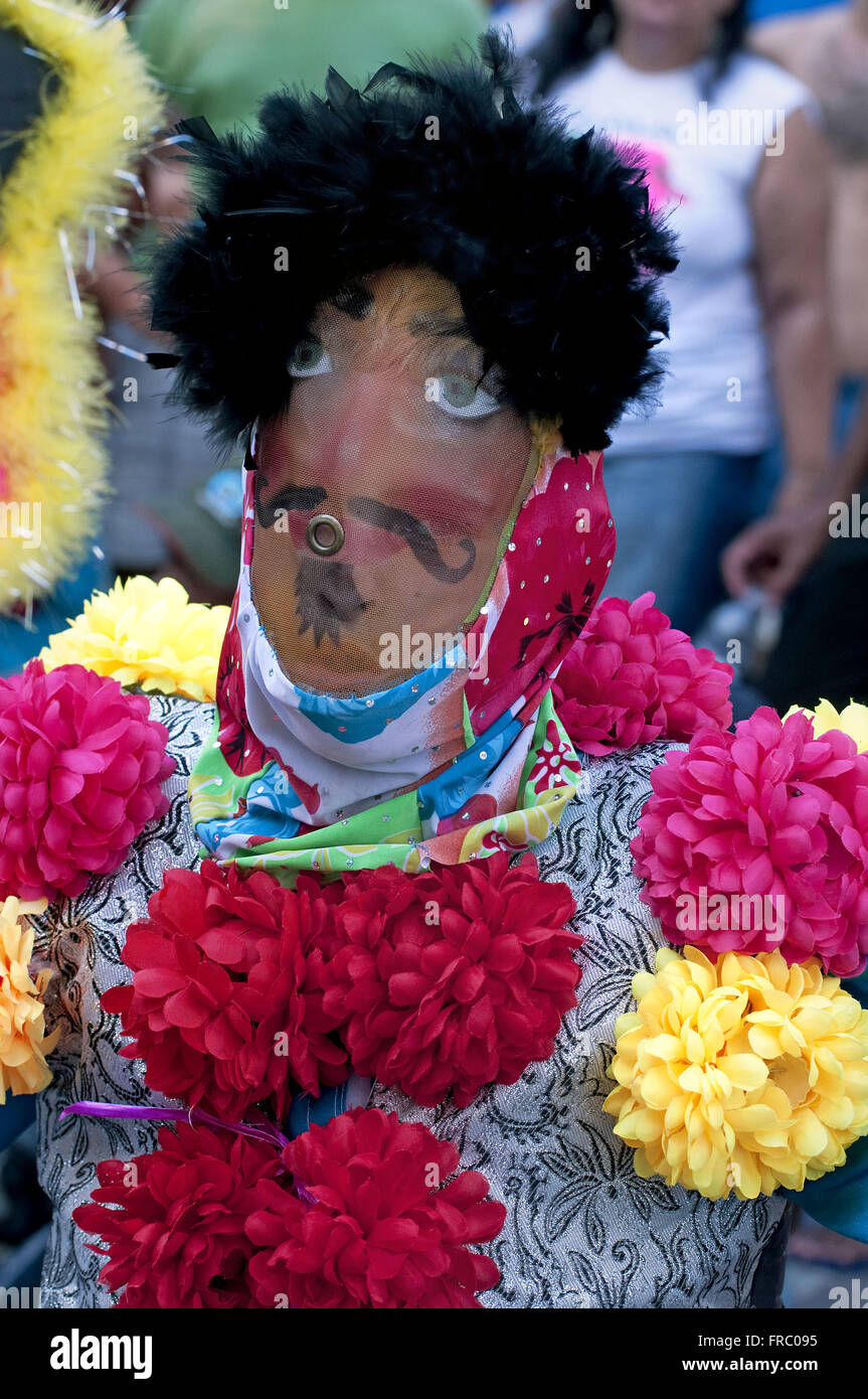 Singoli o fantasticata Clovis Bate-Bola durante il carnevale di strada Foto Stock