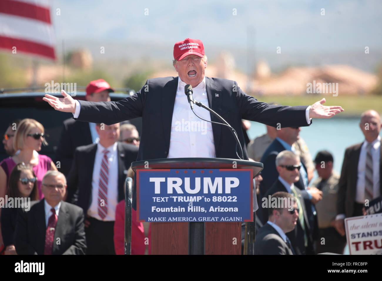 Il miliardario candidato presidenziale repubblicano Donald Trump parlando ai tifosi nel corso di una campagna al rally di Fontana Park Marzo 19, 2016 a Fountain Hills, Arizona. Foto Stock
