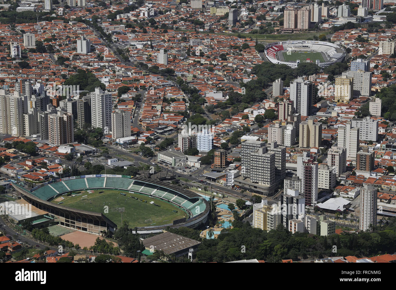 Vista aerea della città - Estadio lasciato il Guarani e Ponte Preta Estadio incidentali Foto Stock