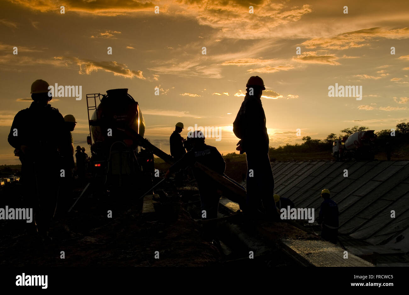 La trasposizione del Rio Sao Francisco - operai sul canal bank Foto Stock
