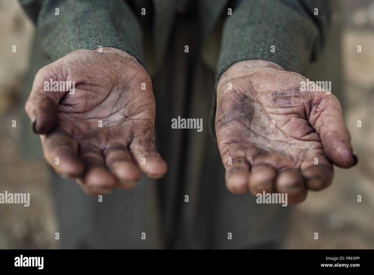 La mano di un uomo vecchio Foto Stock