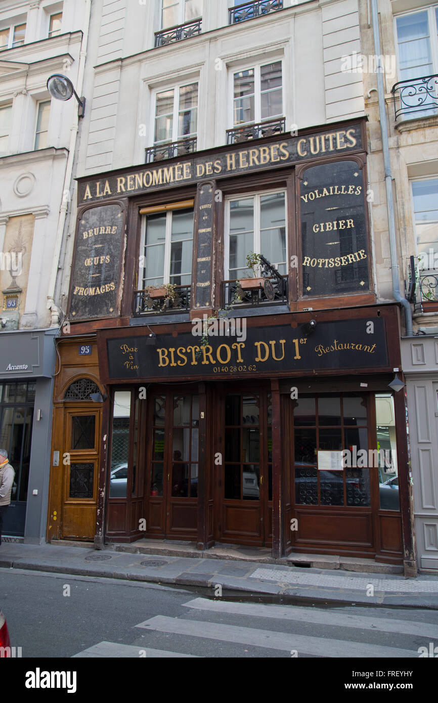 Bistro tradizionale Francese a Parigi in inverno Foto Stock