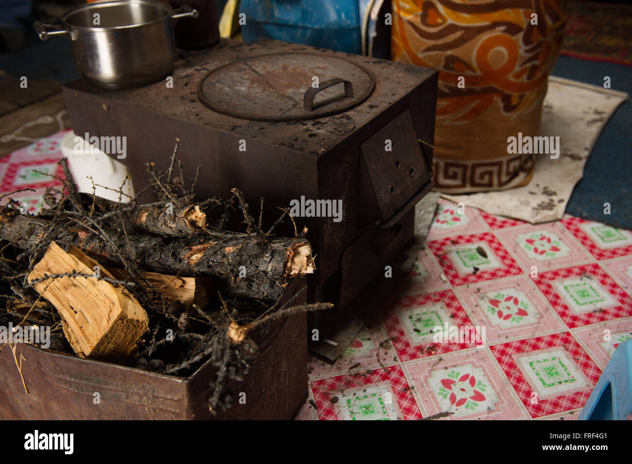 L'interno di un tradizionale ger (yurt) in Mongolia. Foto Stock