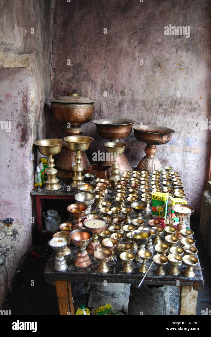 Ladakh, Kashmir-Jammu, India - 13/07/2007 - India / Jammu e Kashmir / Ladakh - Monastero candele - Sandrine Huet / Le Foto Stock