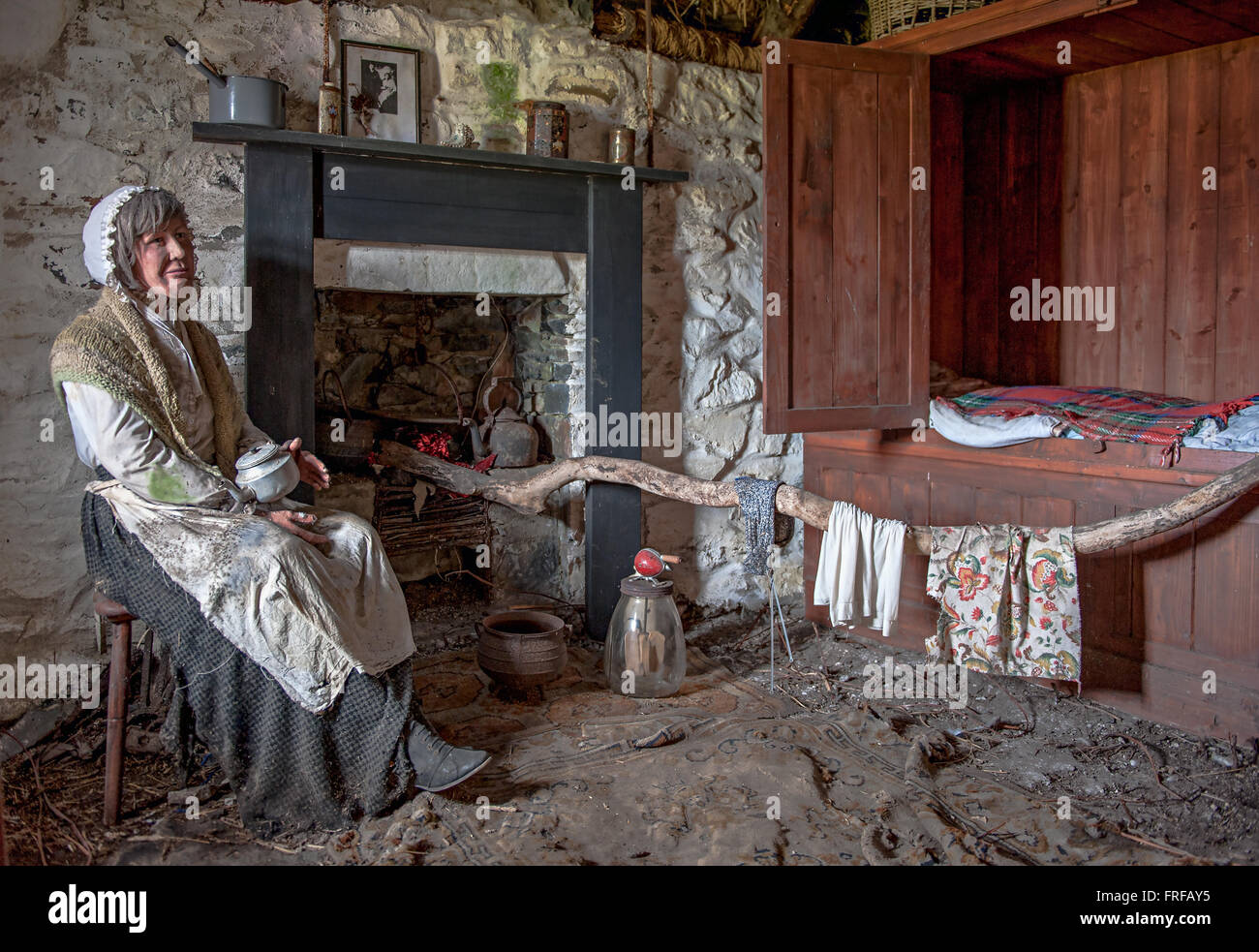 Interno di Sheila's Cottage su Ulva Scozia Scotland Foto Stock