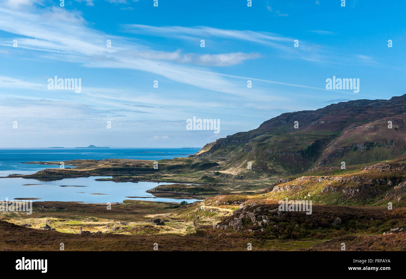 Costa sud dell'isola di Ulva di Mull in Scozia Foto Stock