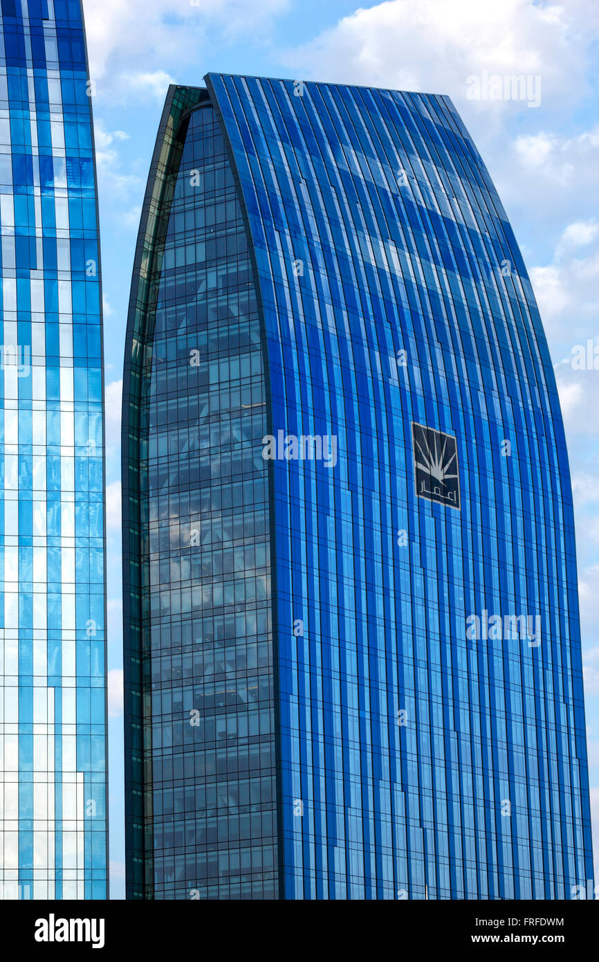 Vetro edificio per uffici a Dubai. Foto Stock