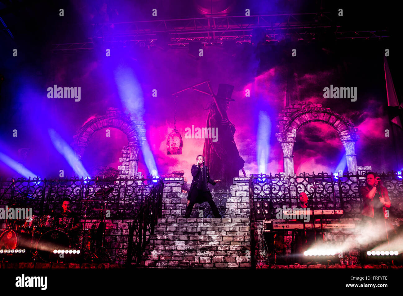 Milano, Italia. 22 mar, 2016. band power metal avantasia suona dal vivo all'Alcatraz a milano, Italia il 22 marzo 2016 credit: mairo cinquetti/alamy live news Foto Stock