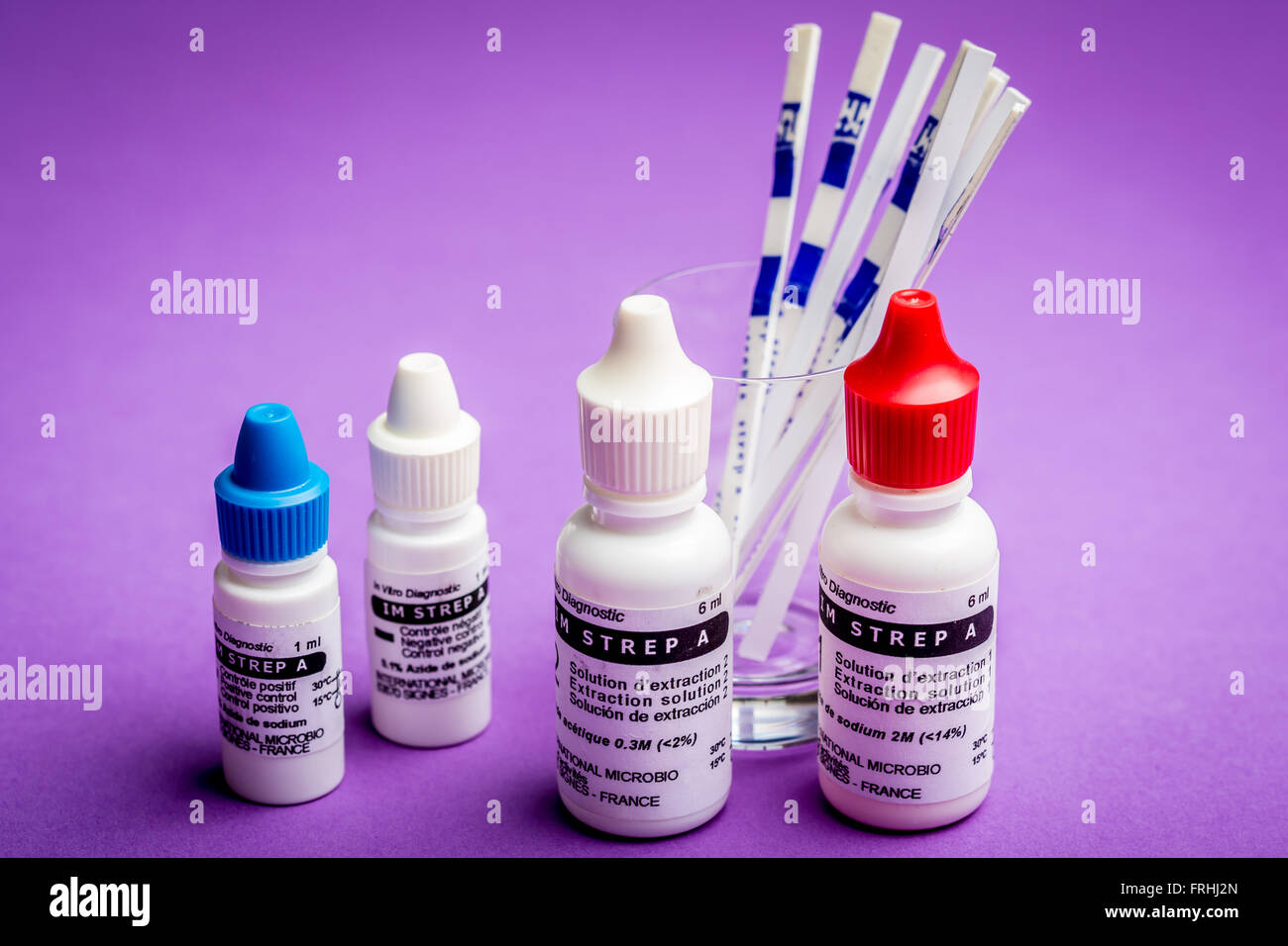 Streptotest, test di diagnostica per determinare la causa di angina : virus o batteri (streptoccoque). Foto Stock