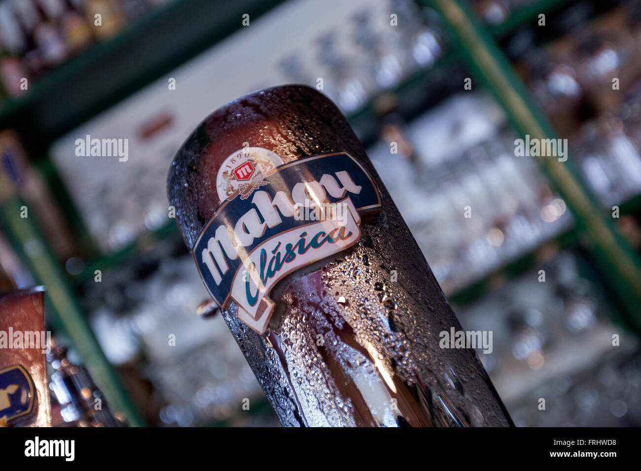 Mahou Clasica birra tower, in El Largo - Adiós, el cafetín, Valladolid bar, Castiglia e León, Spagna Foto Stock