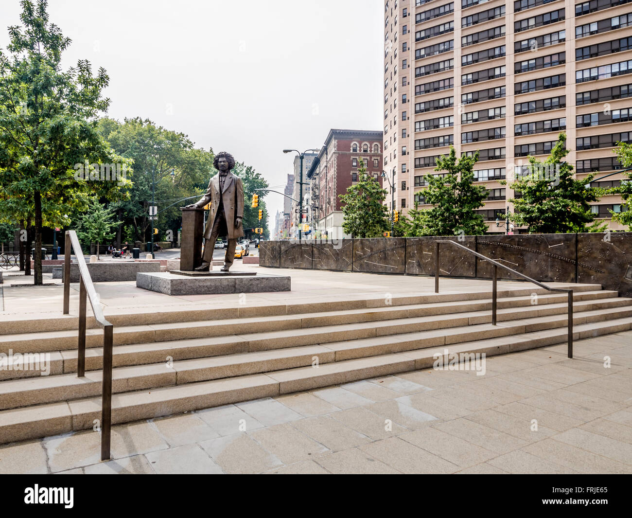 Frederick Douglass Memorial (Scultore: Gabriel Koren), Central Park a nord e Frederick Douglass Boulevard, New York City, Stati Uniti d'America. Foto Stock
