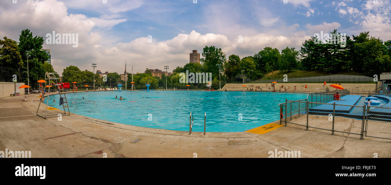 Lasker Rink e piscina, al Central Park di New York City, Stati Uniti d'America. Foto Stock