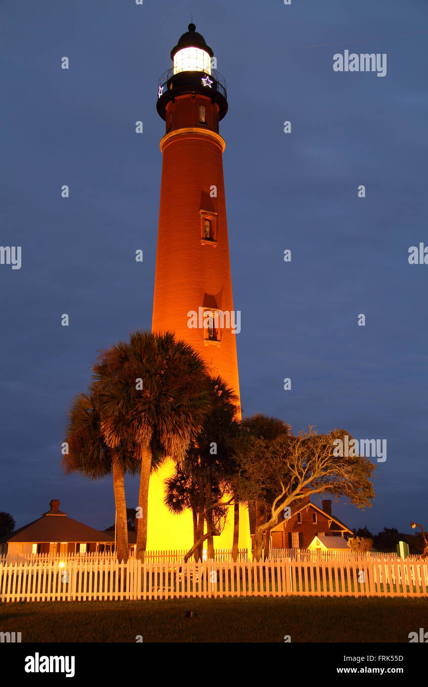 Historic Ponce Inlet Lighthouse sulla costa atlantica della Florida Foto Stock