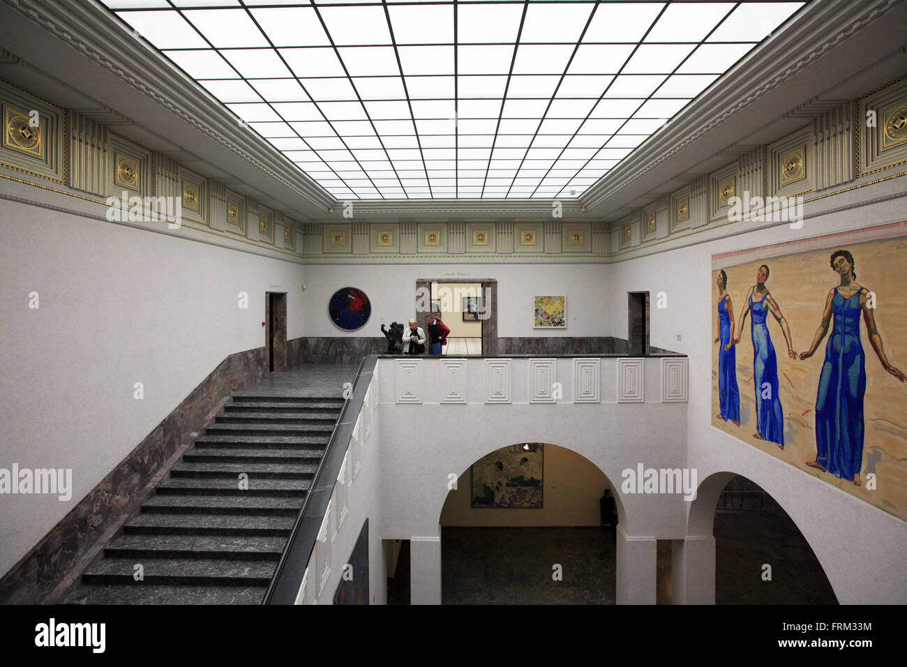 Le scale principali con vista murale a infinito da Ferdinand Hodler nel museo dell'Arte di Kunsthaus di Zurigo, Svizzera Foto Stock