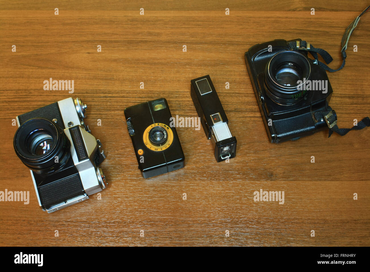 Quattro obsolete le macchine fotografiche Foto Stock