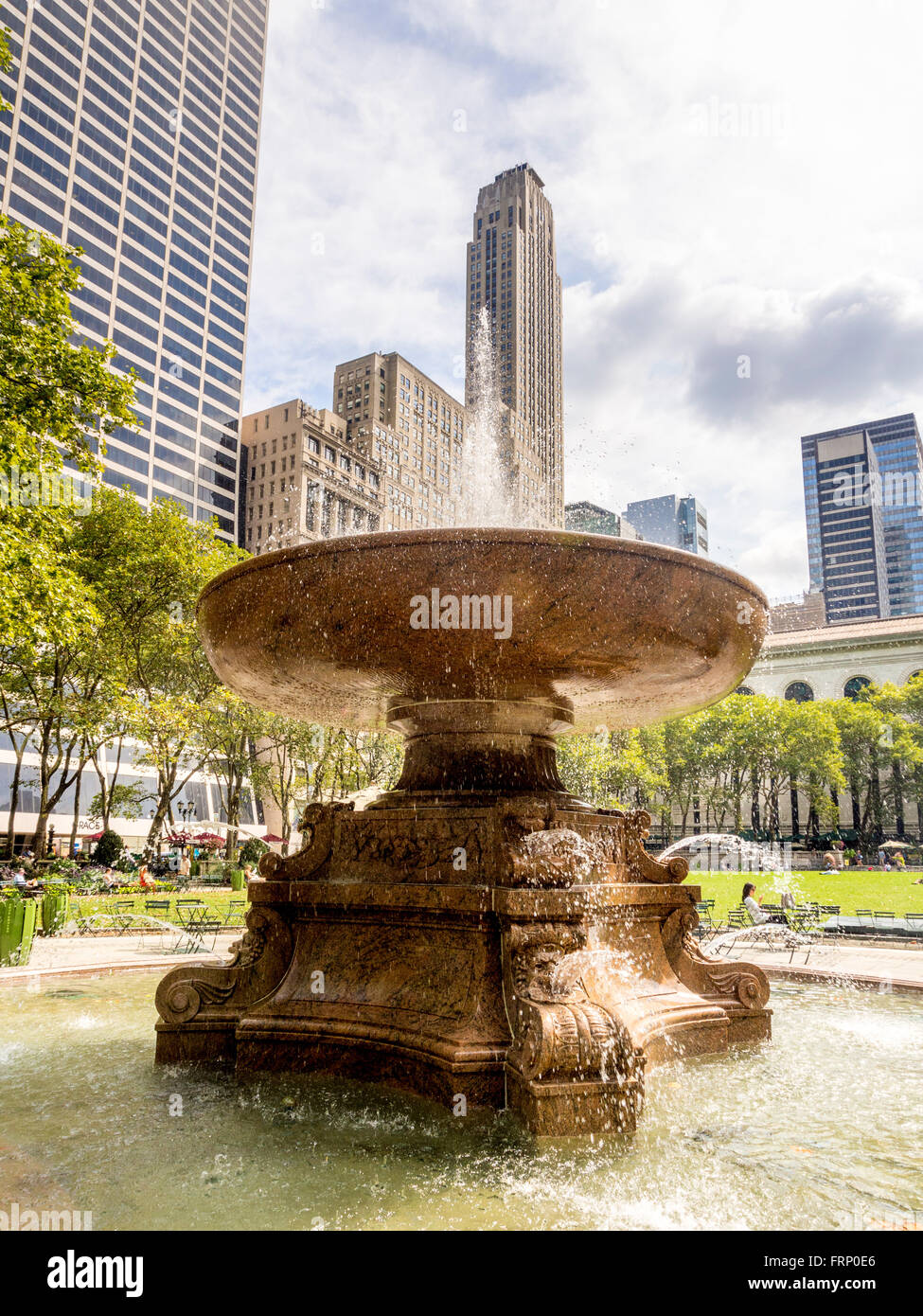 Shaw Lowell Memorial Fontana, Bryant Park di New York City, Stati Uniti d'America. Foto Stock