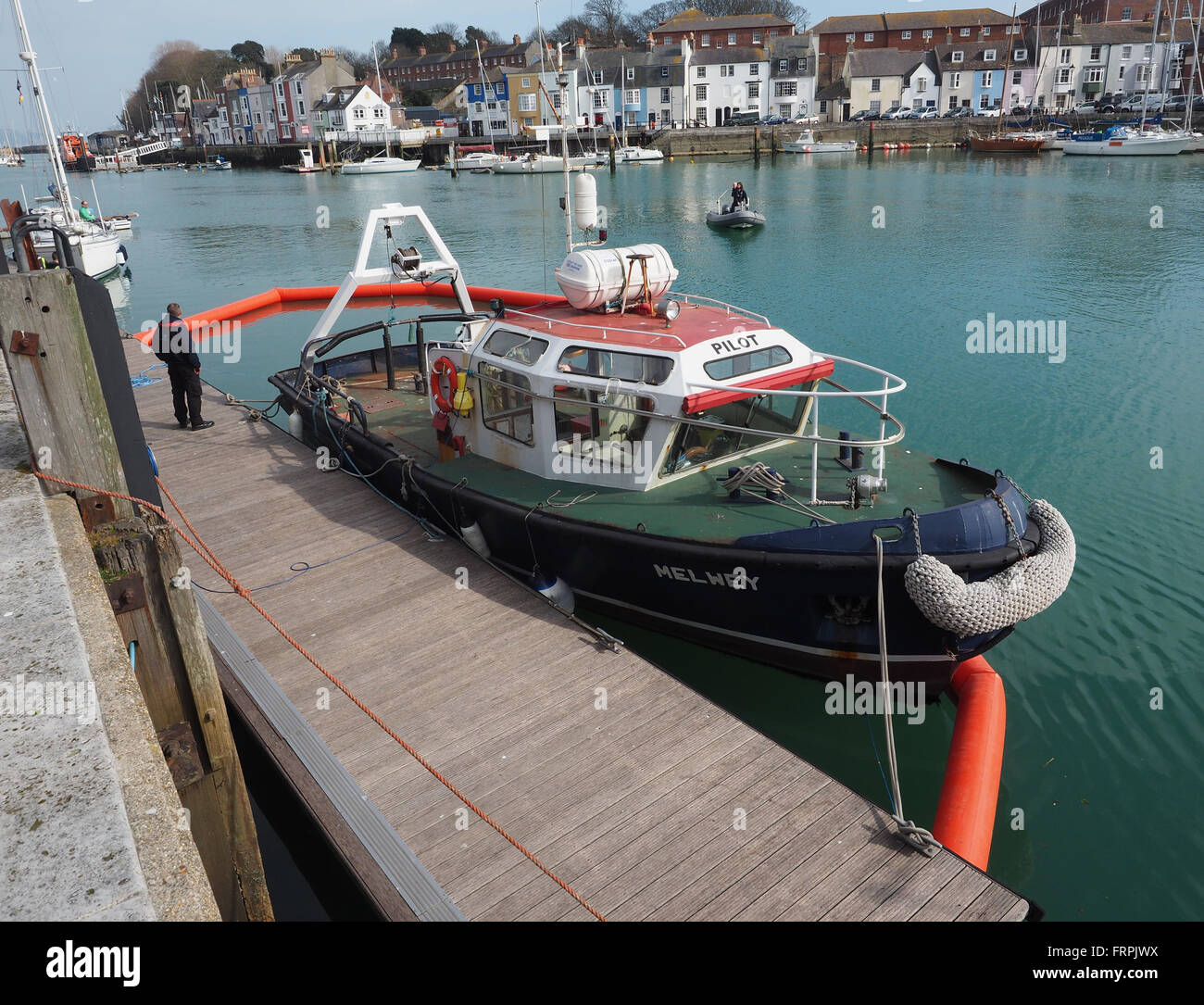 Inquinamento dell'olio del braccio di contenimento esercizio di distribuzione al porto di Weymouth Dorset, Regno Unito Foto Stock