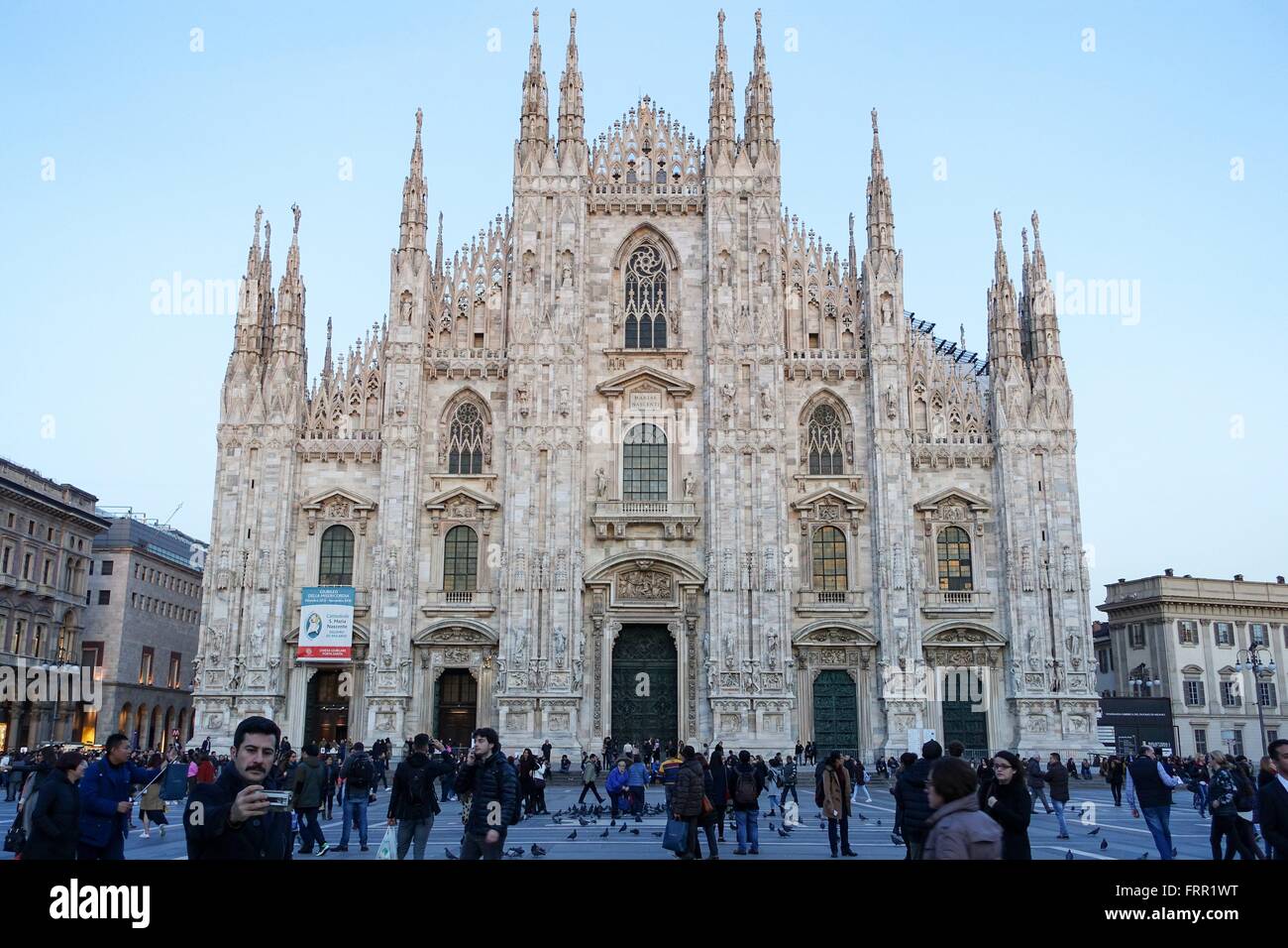 Italia: il Duomo di Milano, visto dalla Piazza del Duomo. Foto da 02. Marzo 2016. Foto Stock