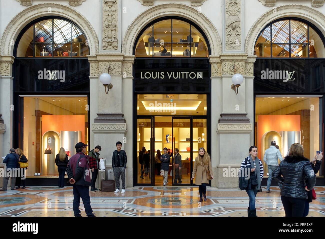 Louis Vuitton shop in the center of Venice Italy  Stock Editorial Photo   StockPhotoAstur 321405222