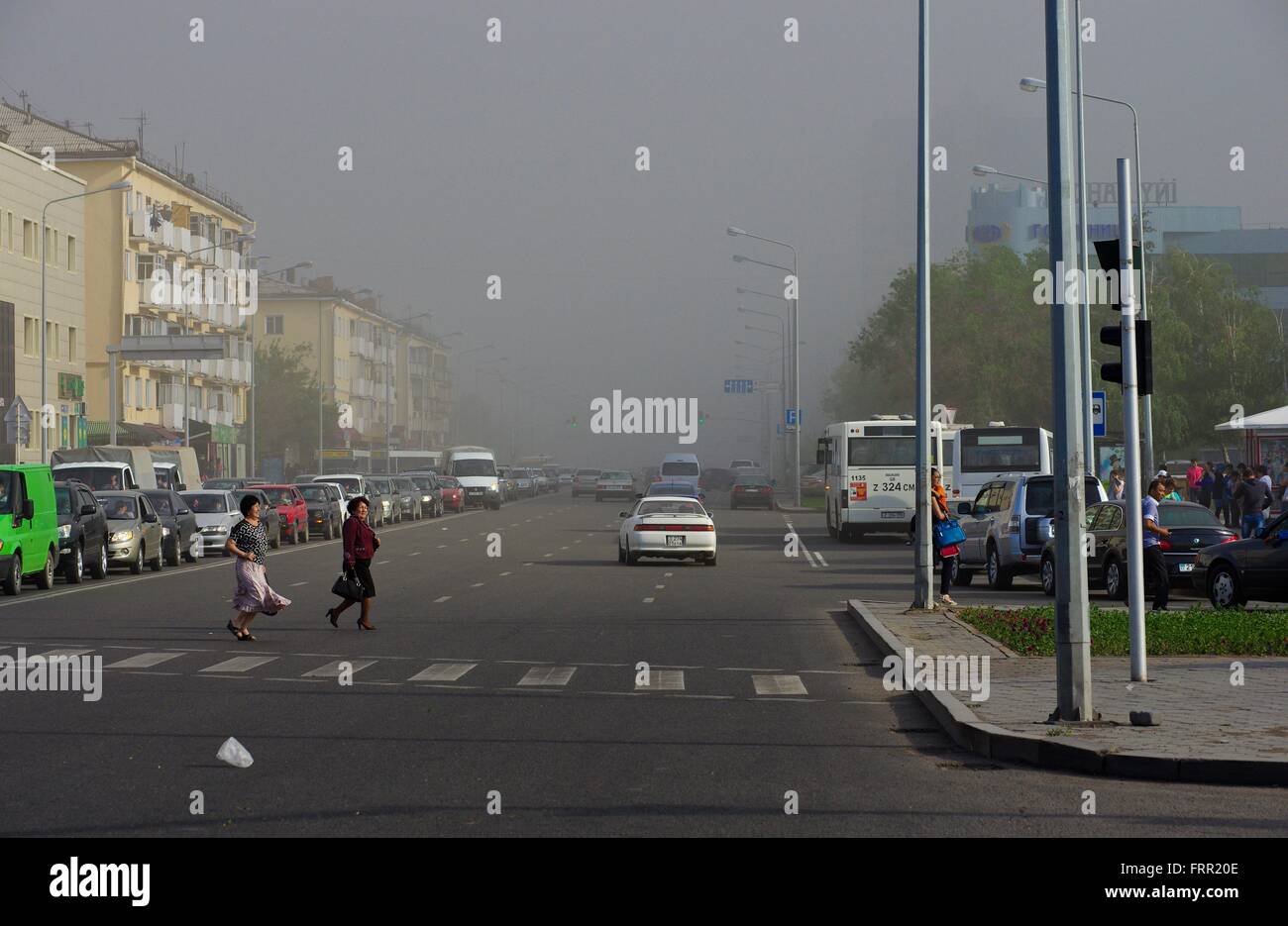 Il Kazakistan nella giovane capitale Astana, nella steppa nel nord-est del paese, si trova di fronte a un sacco di tempeste di sabbia ogni anno. Foto scattata 2013-06-25. Foto Stock