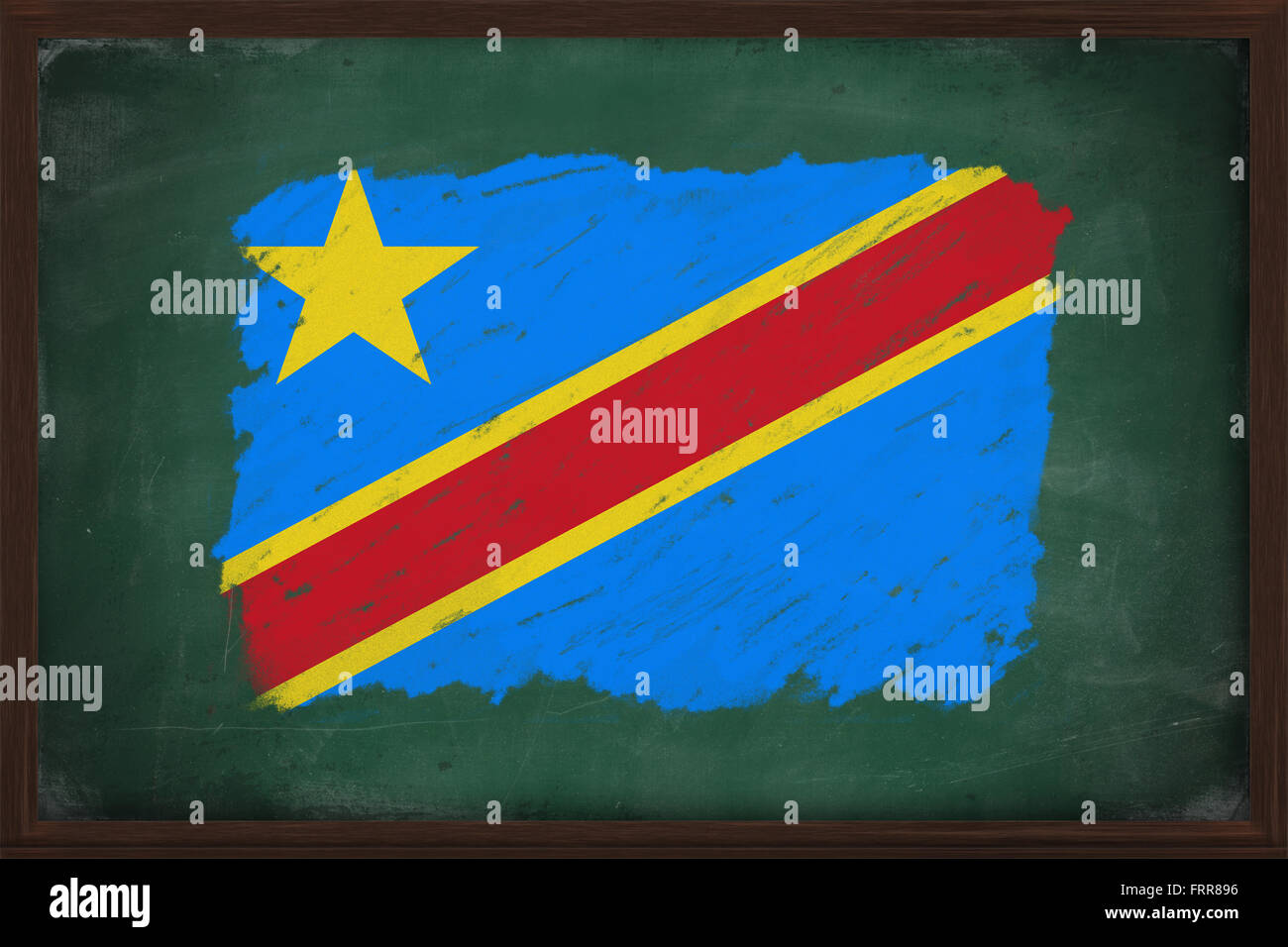 Repubblica democratica del Congo bandiera dipinta con colori gesso sulla vecchia blackboard Foto Stock