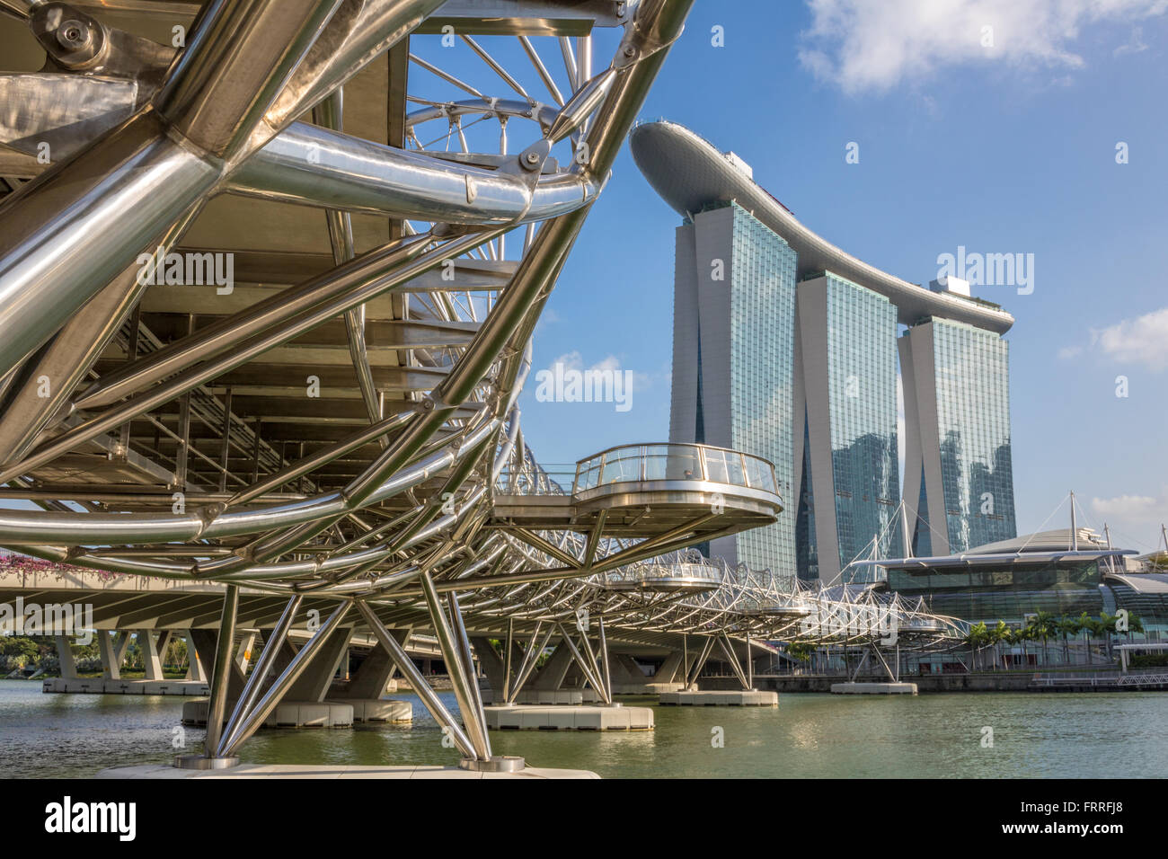 Singapore il ponte di elica e Marina Bay Sands Hotel e Casino Adrian Baker Foto Stock